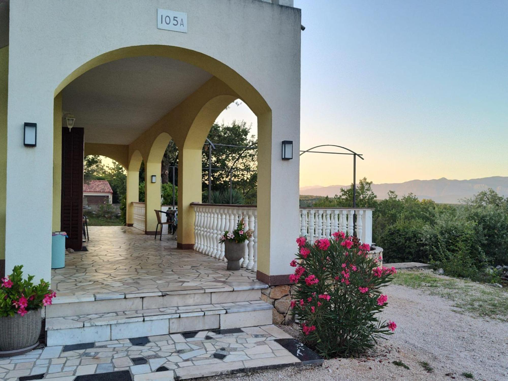 Hilltop Villa Risika Bagian luar foto